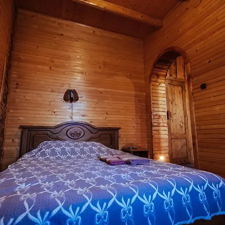 Hotel U Yaroslava *