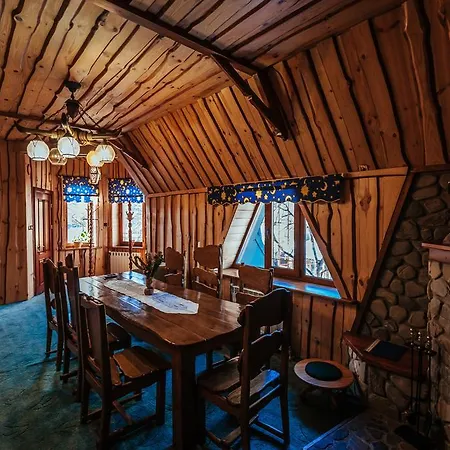Hotel U Yaroslava *